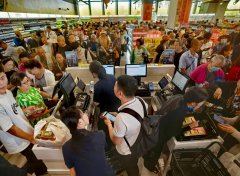 口的“免税购物车” 海南岛内居平易近免税店开